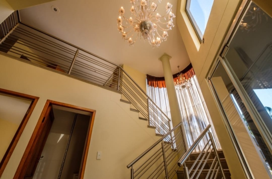 5 Bedroom Property for Sale in Kosmos Ridge North West